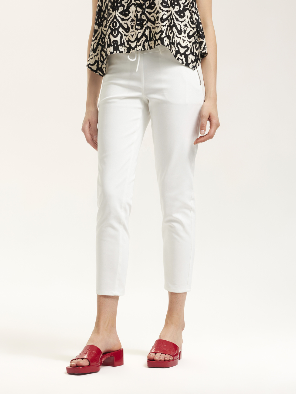 Casual cotton pants with drawstrings